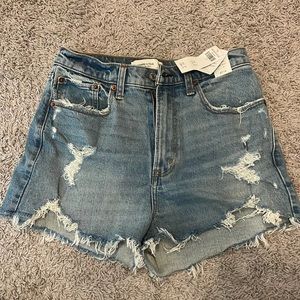 Abercrombie high rise mom short